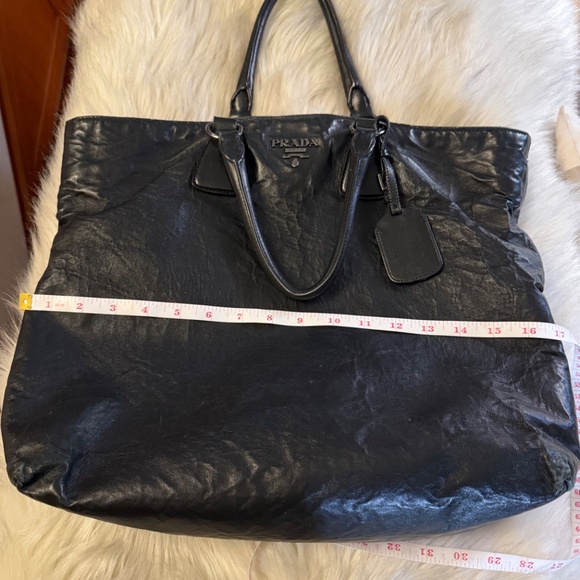 Black Prada large handbag. Double handle + Strap - Picture 2 of 16